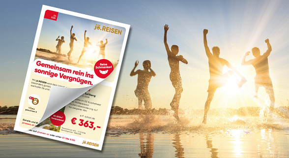 Menschen laufen und springen am See bei Sonnenuntergang