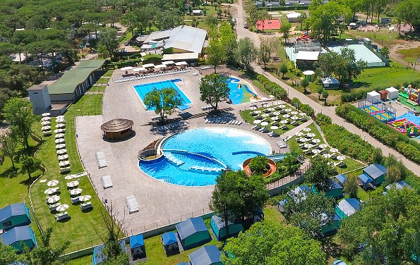 Sentido Spina Premium Camp von oben mit Pools