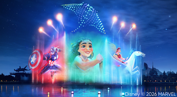 Zwei junge Frauen und ein junger Mann vor dem Wiener Parlament