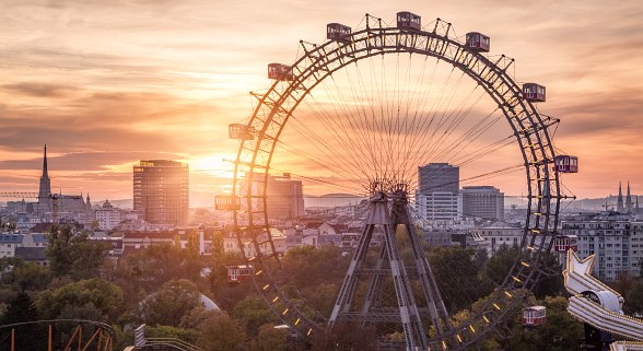 Wiener Skyline mit Riesenrad im Vordergrund