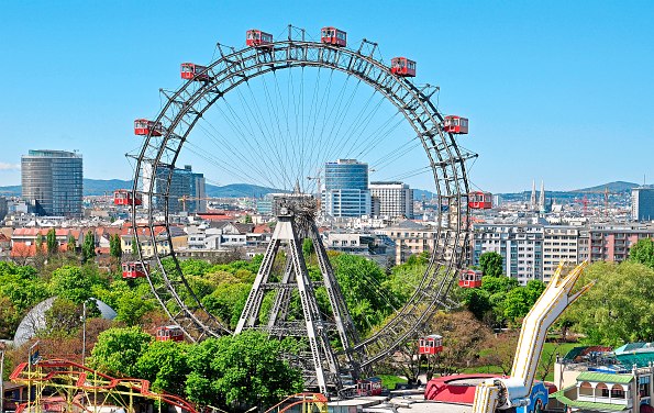 Wiener Prater mit Riesenrad in Wien